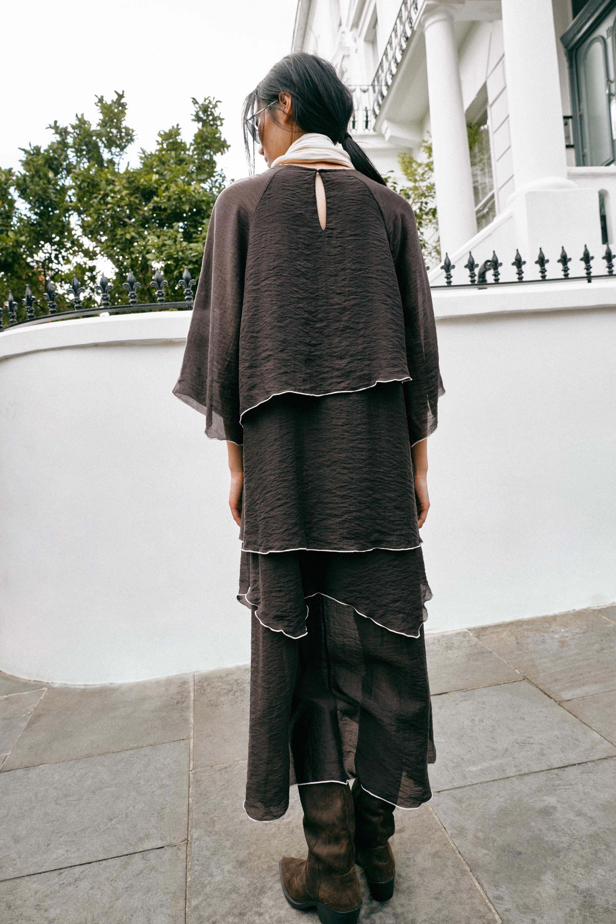 ROBE MI-LONGUE À VOLANTS